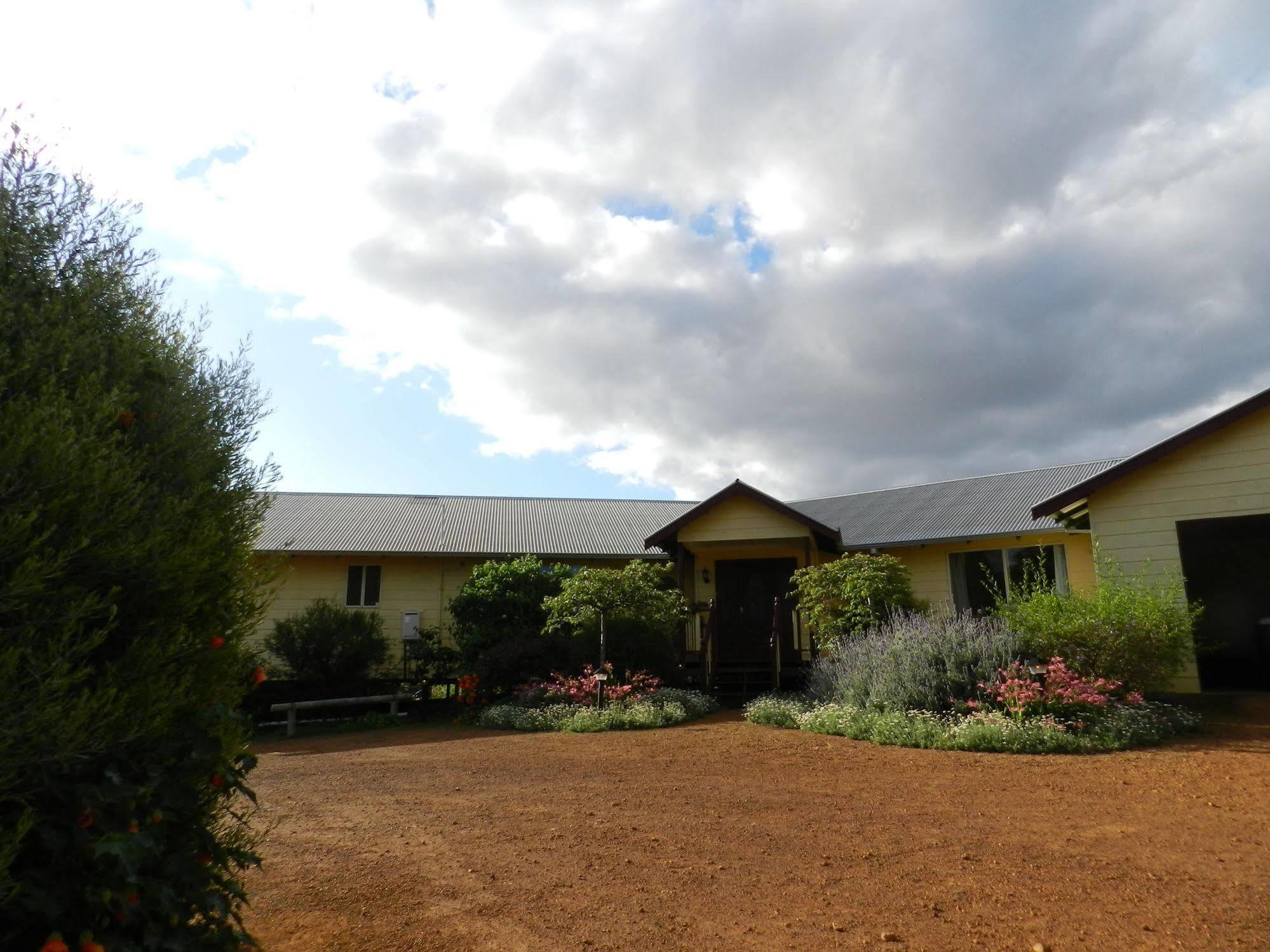 Shambhala Guesthouse Kangaroo Gully Exteriér fotografie